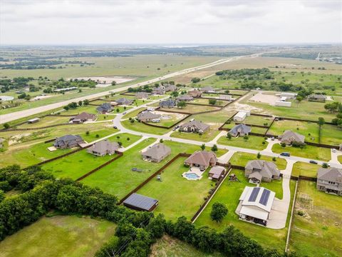 A home in Crowley