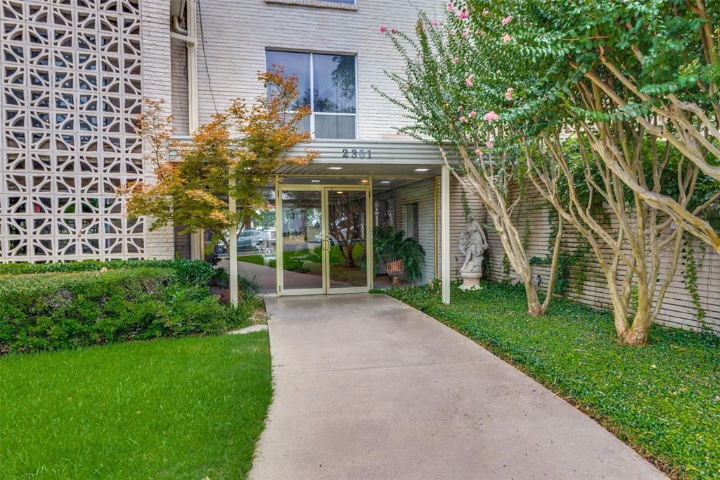 2301 Ridgmar Plaza 17
