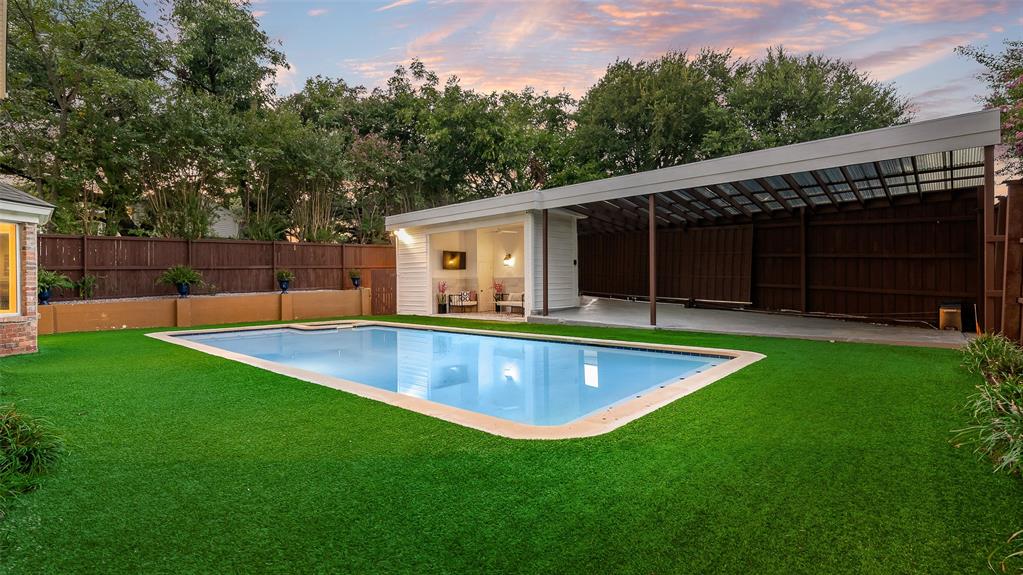 9315 Moss Circle Drive
