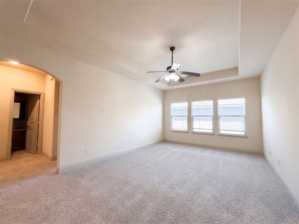 4905 Palm Springs Drive