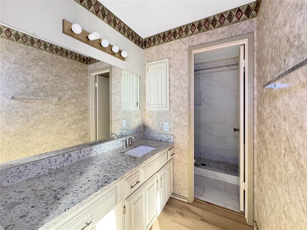 Richardson Crossing Condo - Residential