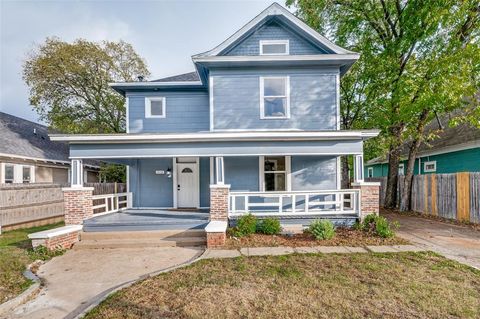 Photo of 814 W Richmond Avenue, Fort Worth, TX 76110 (MLS # 21101530)