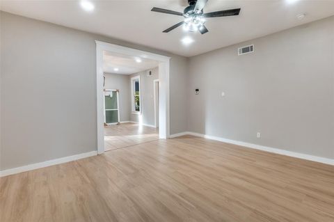 Tiny photo for 814 W Richmond Avenue, Fort Worth, TX 76110 (MLS # 21101530)