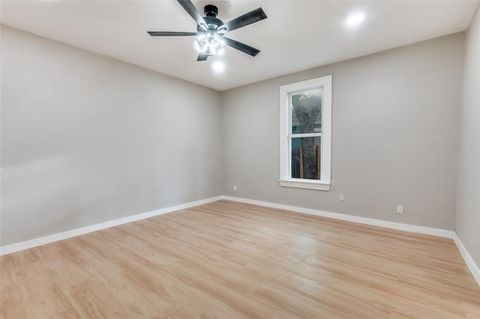 Tiny photo for 814 W Richmond Avenue, Fort Worth, TX 76110 (MLS # 21101530)