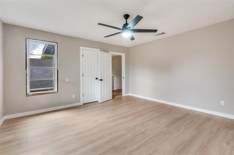 Tiny photo for 814 W Richmond Avenue, Fort Worth, TX 76110 (MLS # 21101530)