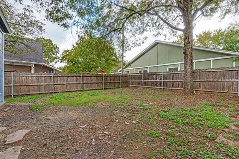 Tiny photo for 814 W Richmond Avenue, Fort Worth, TX 76110 (MLS # 21101530)