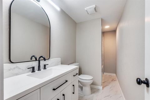 Tiny photo for 814 W Richmond Avenue, Fort Worth, TX 76110 (MLS # 21101530)