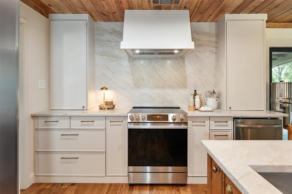 JNO SWESEY, TRACT 75; 1.0 ACRES, & HOUSE - Residential