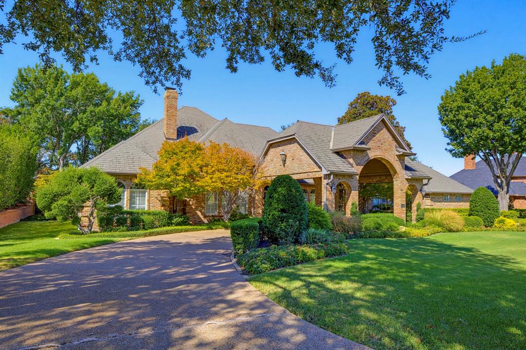 6200 Forest Highlands Drive