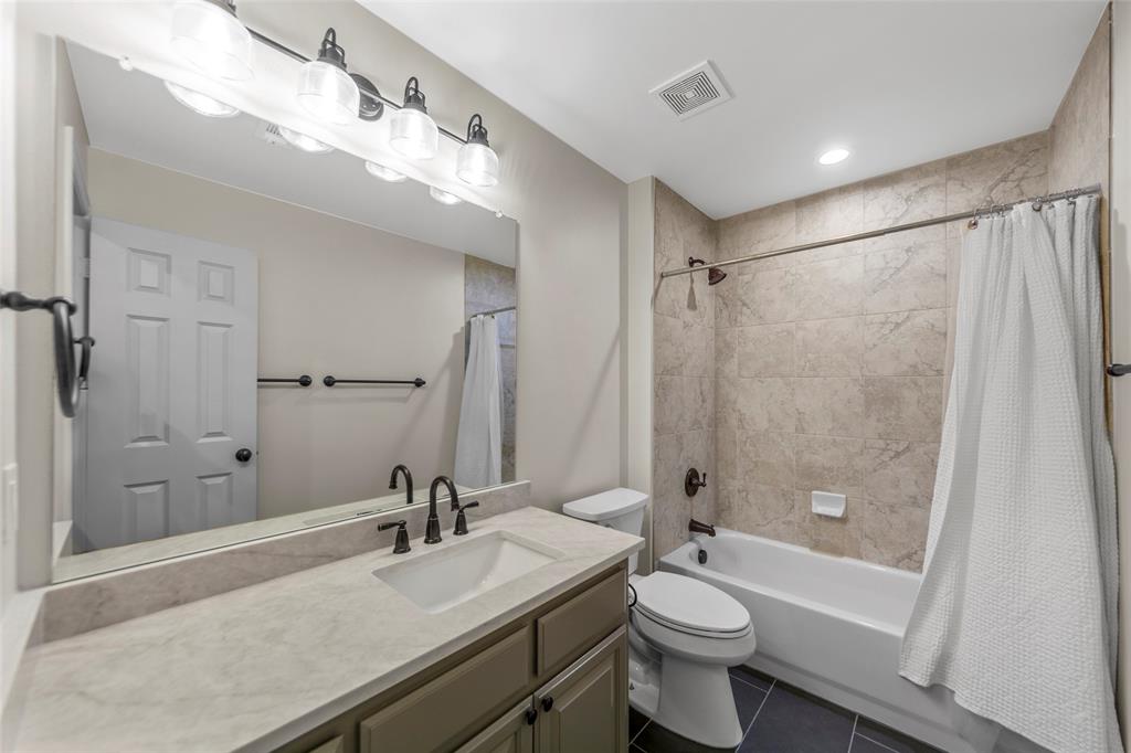 Cascades - Ph 1 The - Residential Lease