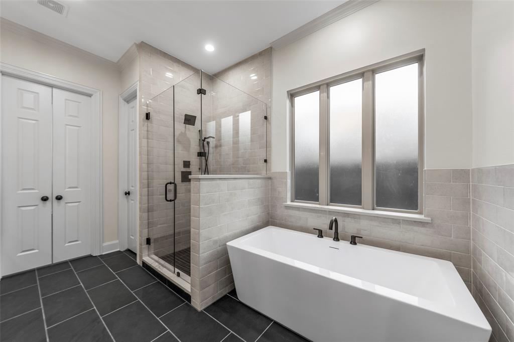 Cascades - Ph 1 The - Residential Lease