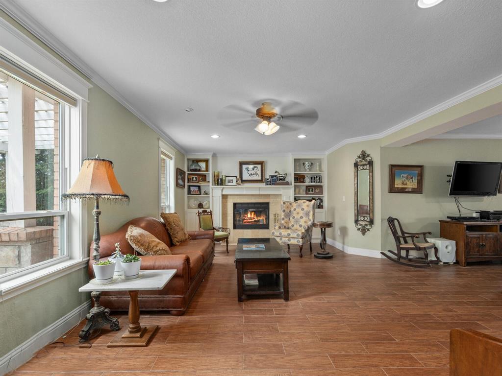 5850 Mineral Wells Highway