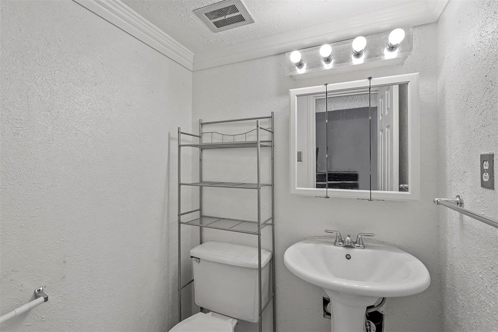 Garland, Texas 75043, United States, 3 Bedrooms Bedrooms, ,3 BathroomsBathrooms,Residential,Pending,40011