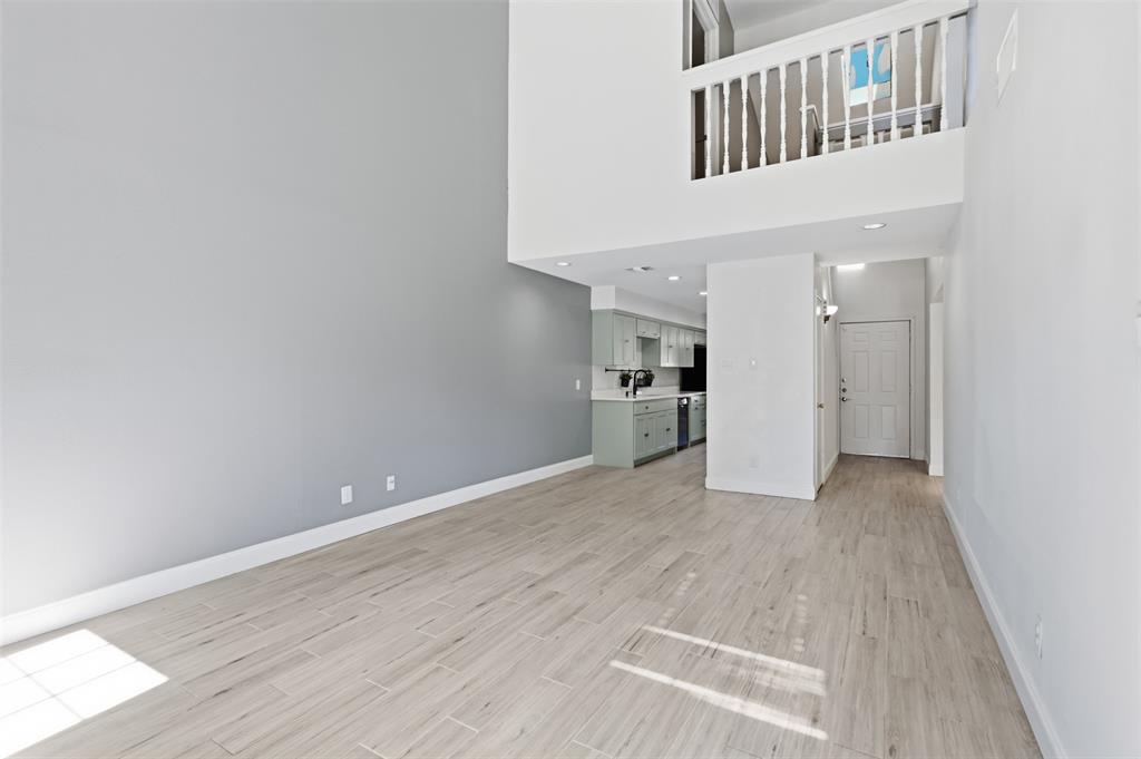 322 W Harwood Road B