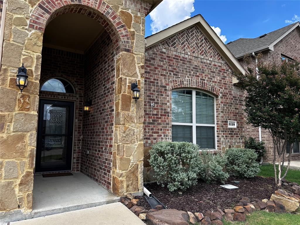 3128 Sunny Hill Way