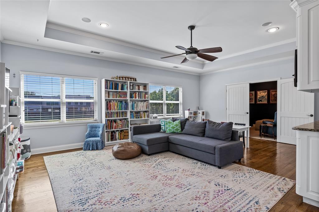 Royal Crest 06 - Residential