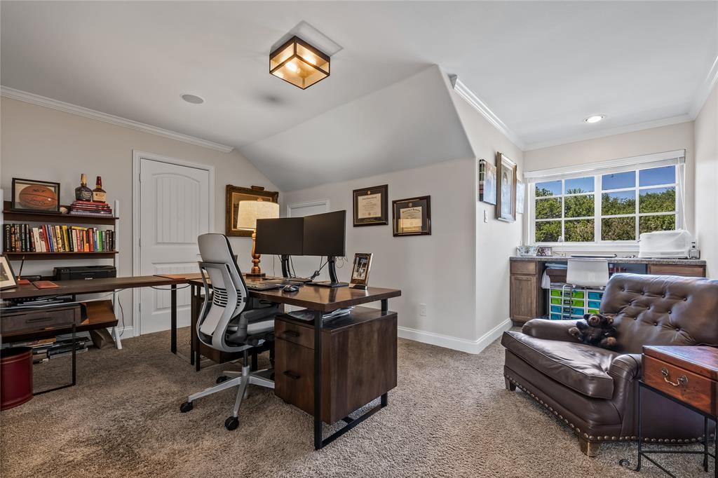 Royal Crest 06 - Residential