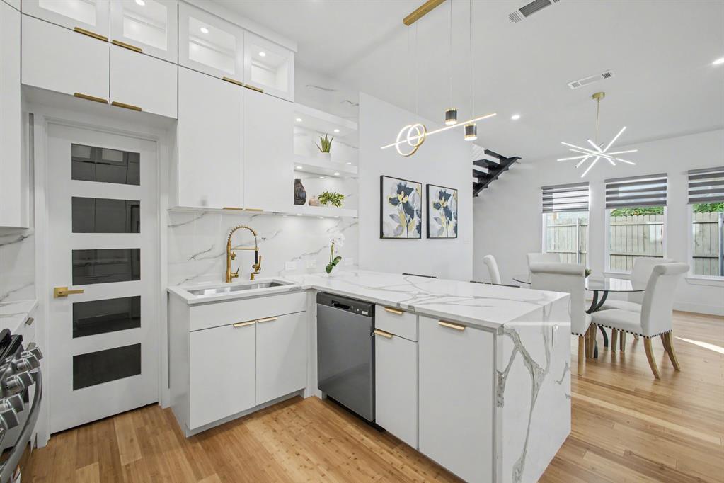 Roosevelt Manor 2nd Inst - Residential