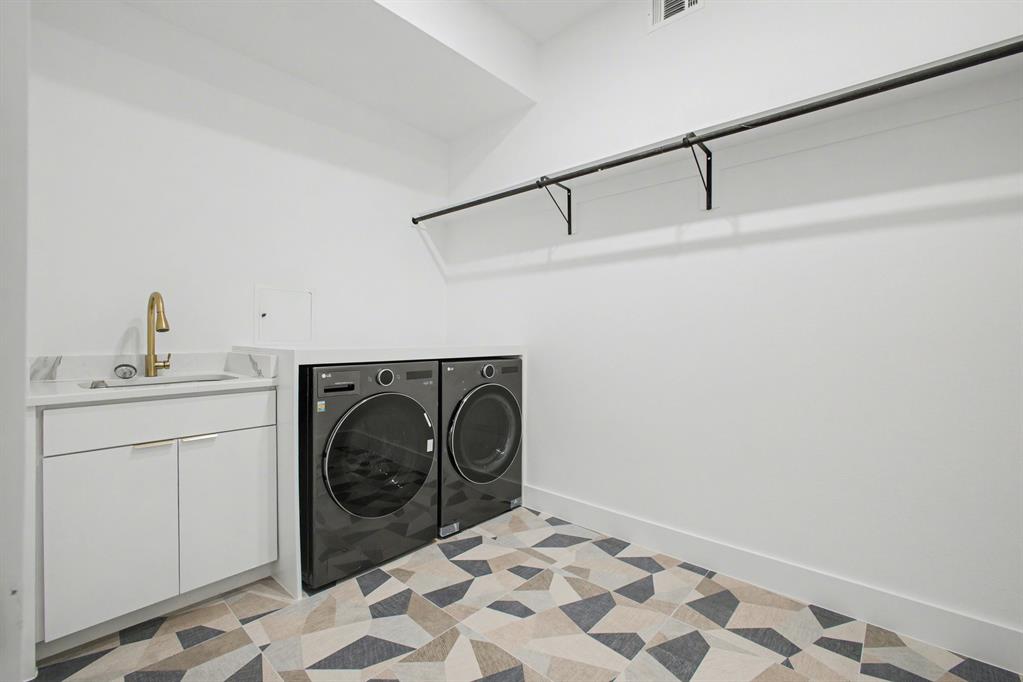 Roosevelt Manor 2nd Inst - Residential