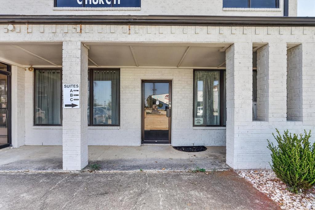 Photo of 200 E Main Street #D, Crowley, TX 76036 (MLS # 21391832)