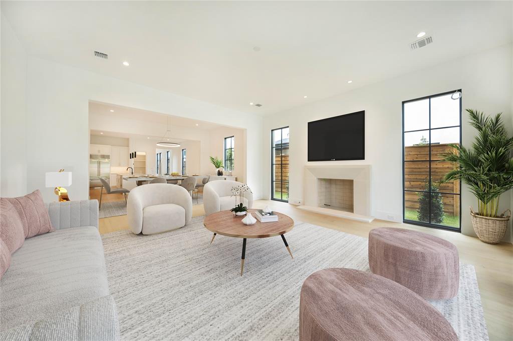 PRESTON HOLLOW VILLAGE PH 3 - Residential Lease