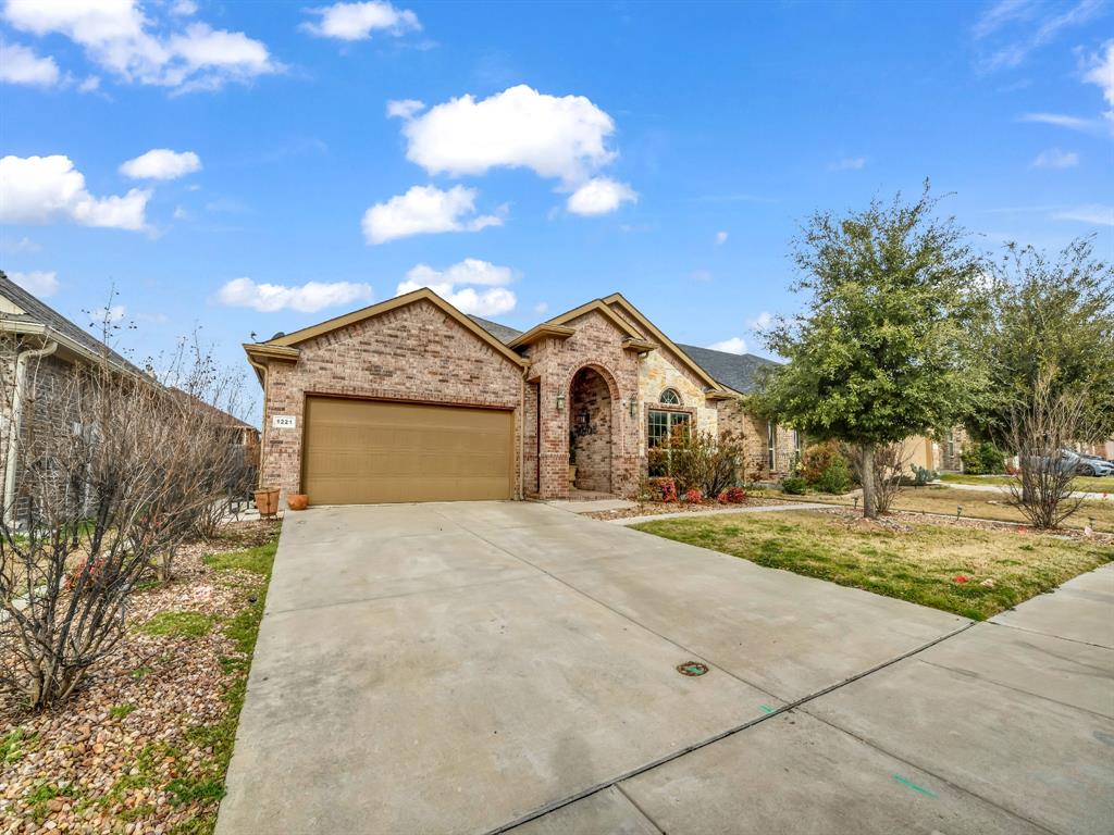 1221 Scott Drive