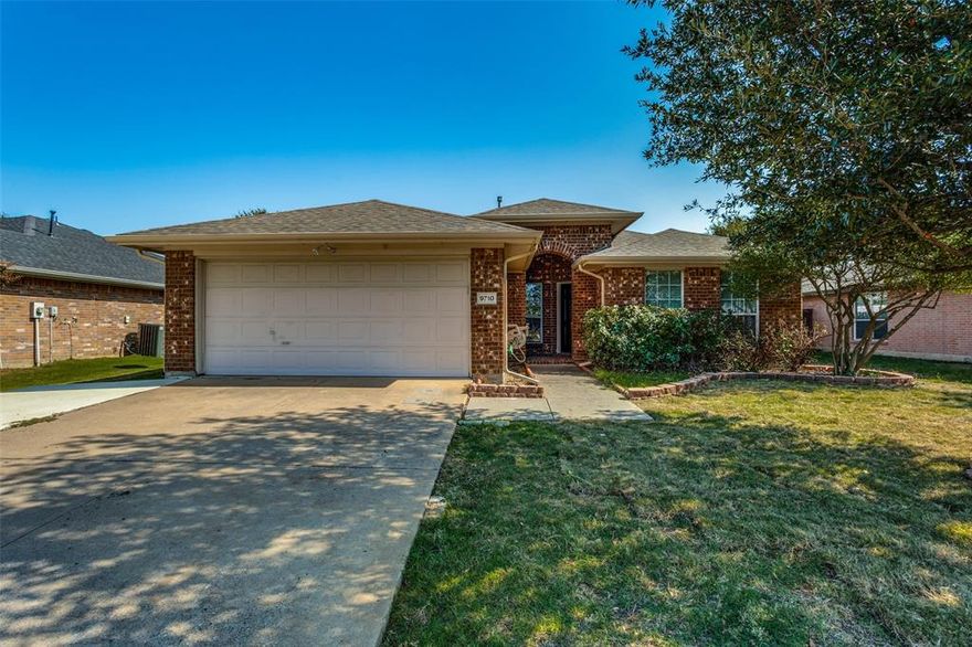 Located in the desirable Kings Garden neighborhood, this cheerful 4-bedroom home is zoned to top ranking schools within highly sought after Frisco ISD! A cozy front porch welcomes you inside to the open floorplan, beautiful hardwood floors & decorative lighting. This spacious eat-in kitchen is equipped with an island, stainless steel appliances & granite counters. The kitchen & dining areas flow seamlessly into the family room with crown molding & a gas fireplace, creating a versatile space perfect for anything from cozy nights in, to family gatherings. Master with ensuite bath with dual sinks, garden tub, separate shower & spacious walk-in closet. The large, fenced in backyard has a patio & shed. Near The Star & Stonebriar Mall along with a variety of shopping & dining options at your doorstep. The convenient location with easy access to DNT makes for a quick commute. Don't miss the community pool, playground & trails plus, with a brand new fridge, washer & dryer all included, moving in just got a whole lot easier!