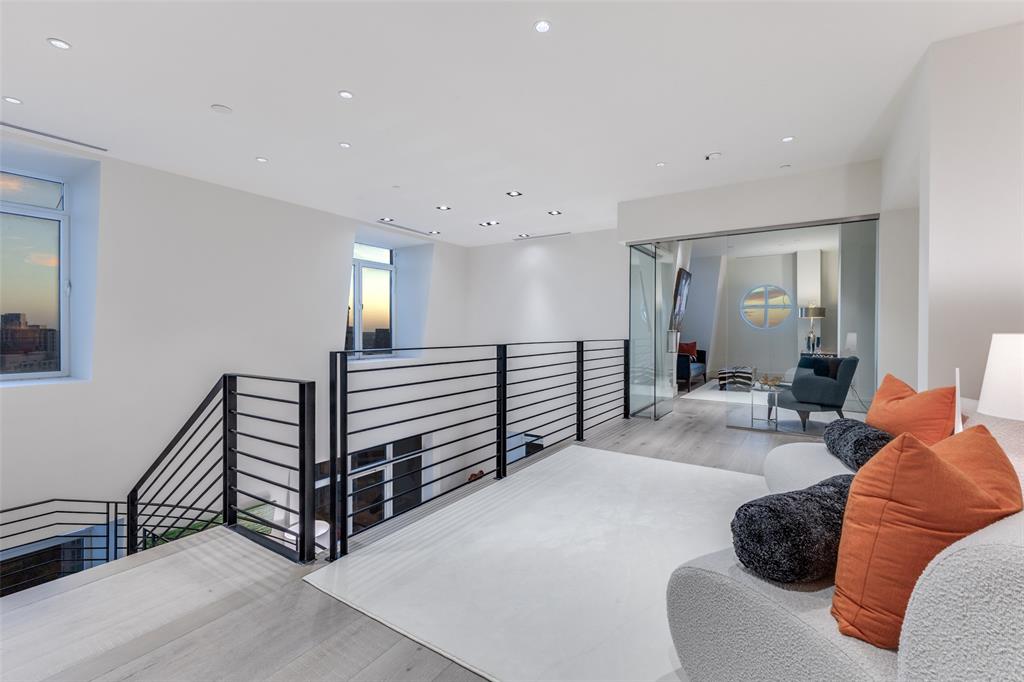 Vendome On Turtle Creek Condo - Residential