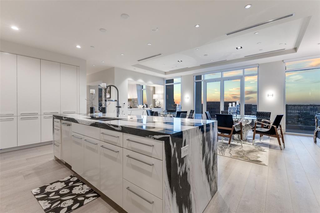 Vendome On Turtle Creek Condo - Residential