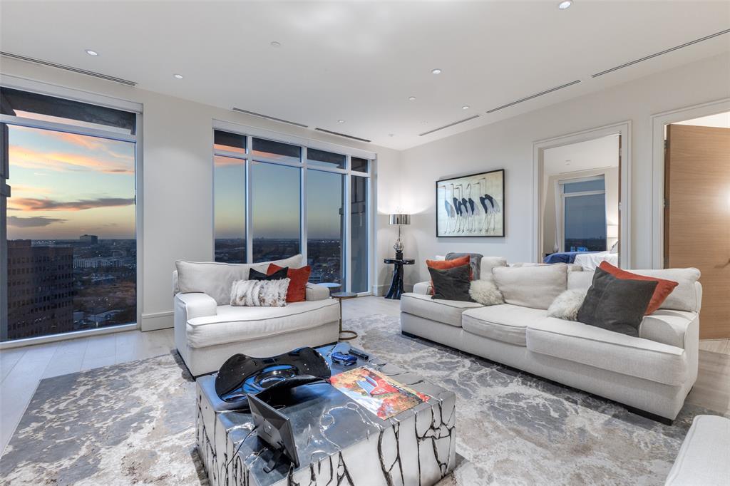 Vendome On Turtle Creek Condo - Residential