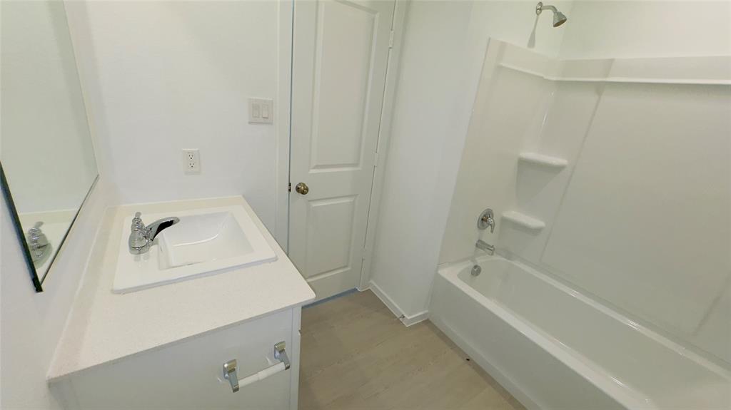 Verandah Ph 7 - Residential Lease