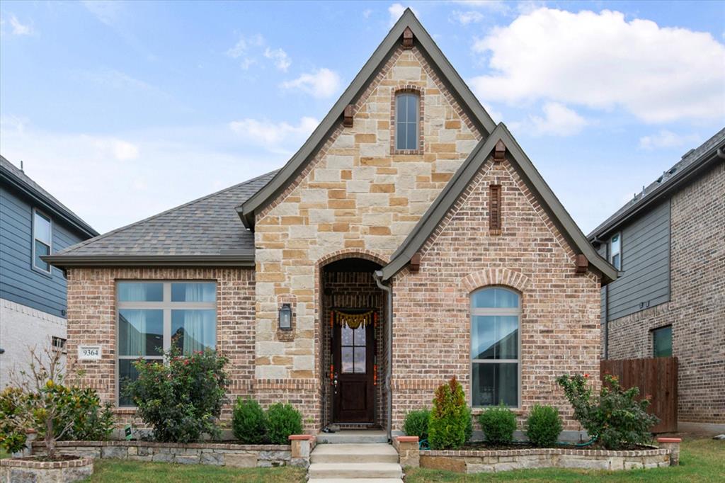 9364 Sunrise Trail