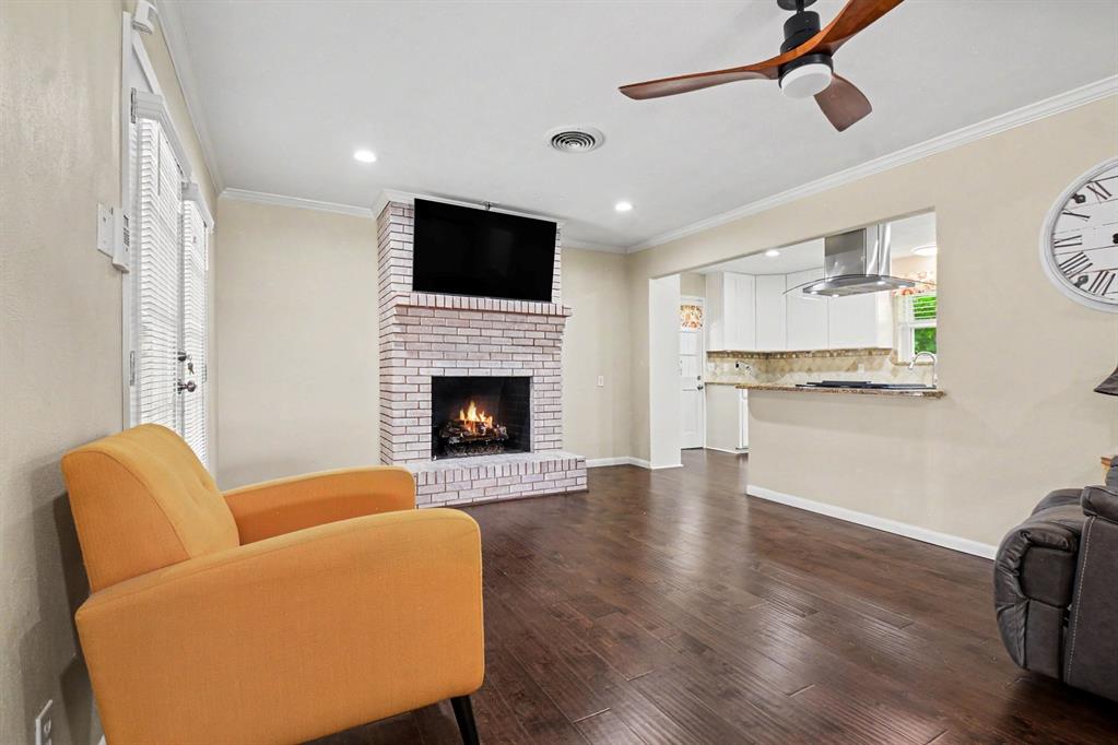 1114 Glouchester Drive
