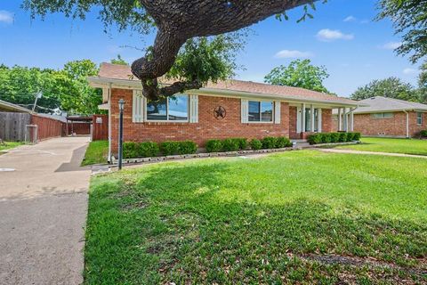 Photo of 1114 Glouchester Drive, Garland, TX 75040 (MLS # 21331362)