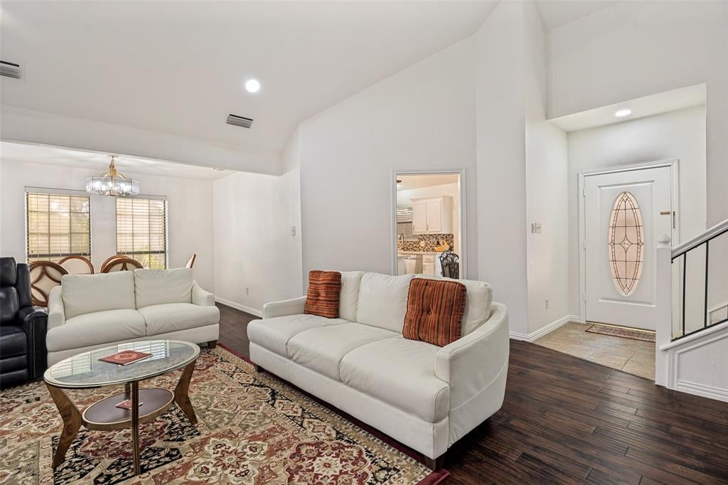 605 Woodway Lane
