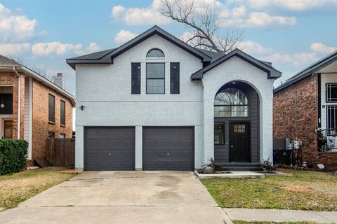 Photo of 703 Meadowcreek Court, Garland, TX 75043 (MLS # 21185621)