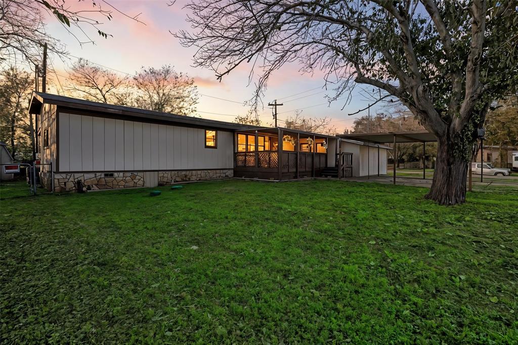 5528 Lake View Drive