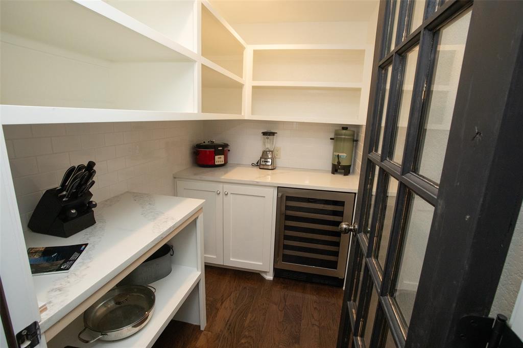 Eagle Point Condos - Residential