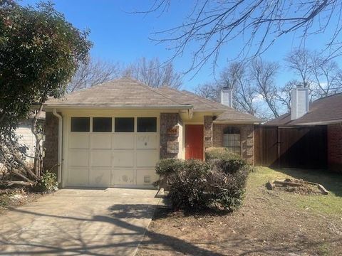 Photo of 1014 Mack Place, Denton, TX 76209 (MLS # 21178334)