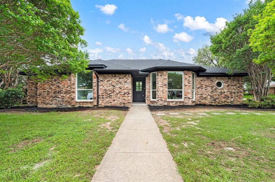 Fully renovated GEM on a spacious corner lot in an amazing mature and convenient north Hurst area in the award-winning Birdville ISD! Grand entry with high ceilings throughout, large living with nearly floor-to-ceiling windows; chef's kitchen with expanded pantry space, new Samsung Bespoke appliances, and Calacatta Luxe quartz countertops. Master retreat featuring tray ceiling, designer master shower, freestanding bathtub, his and hers closets, and private washroom. On the other side of the home is a flex space- add in closet or armoire for a fourth bedroom, office, exercise room, or free space for any hobbyist! Top to bottom thoughtful renovations with brand new roof, new vinyl windows, new flooring and trim, 100% wood soft close cabinetry, added mud bench and laundry sink, epoxy garage flooring, and so much more!