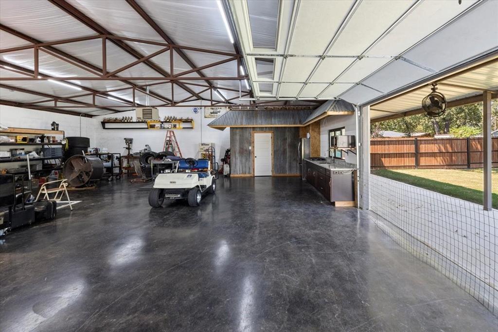 Caddo Peak Estate - Residential