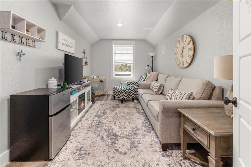 Caddo Peak Estate - Residential