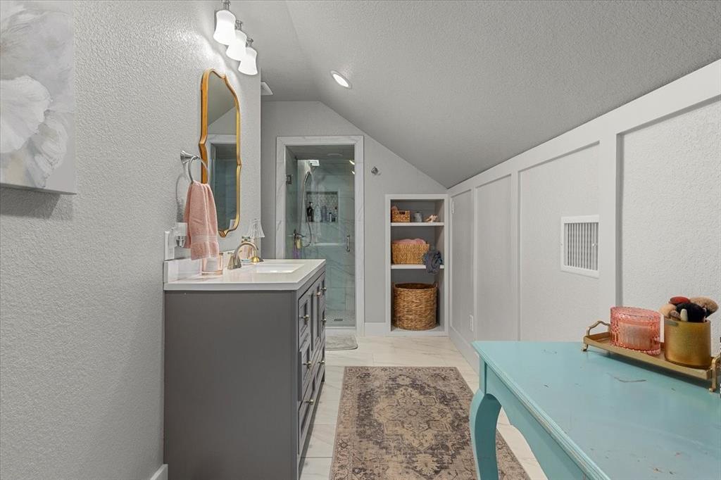 Caddo Peak Estate - Residential