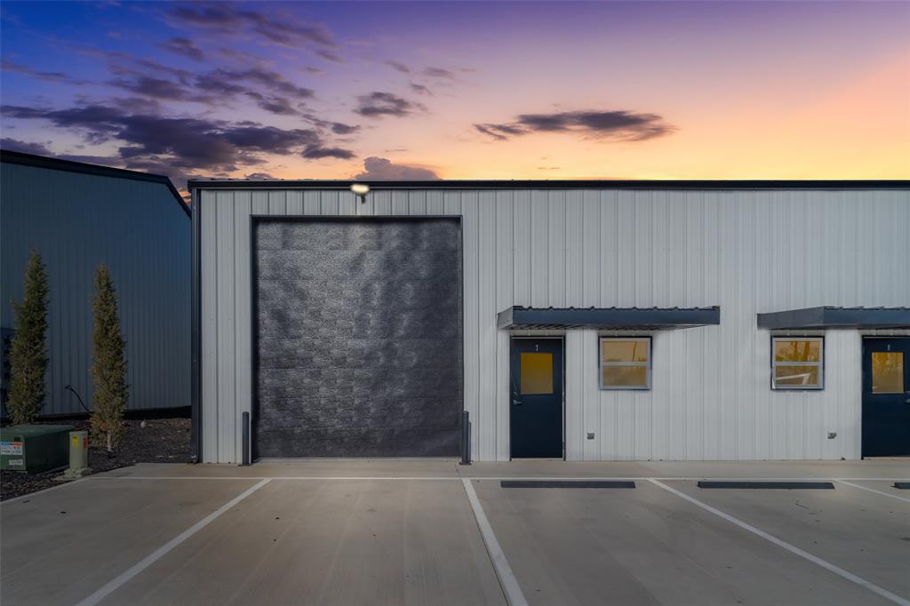 None - Commercial Lease