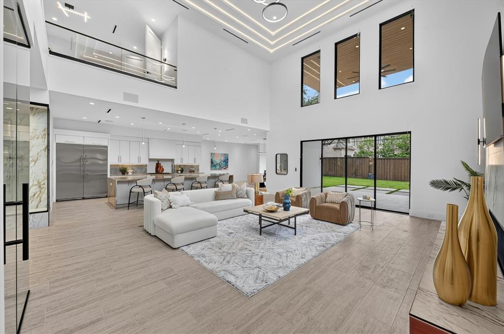 6466 Royal Lane