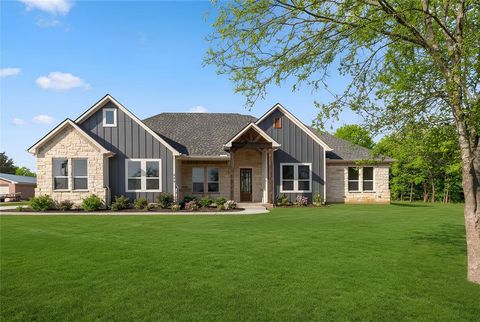 Photo of 948 County Road 414, Cleburne, TX 76031 (MLS # 21195112)