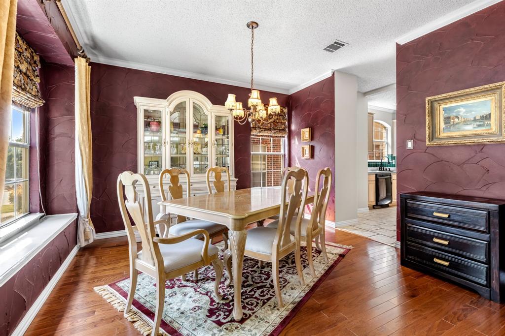 905 Whitman Circle