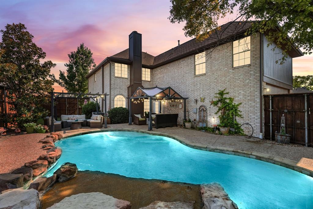 905 Whitman Circle