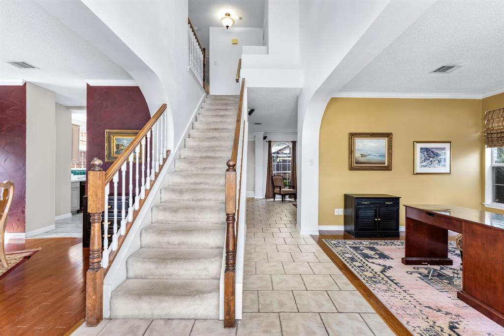 905 Whitman Circle