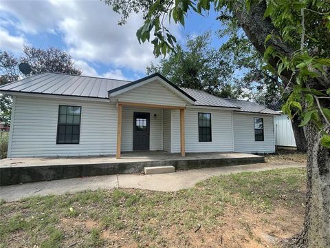304 W Lee Avenue Graford TX 76449